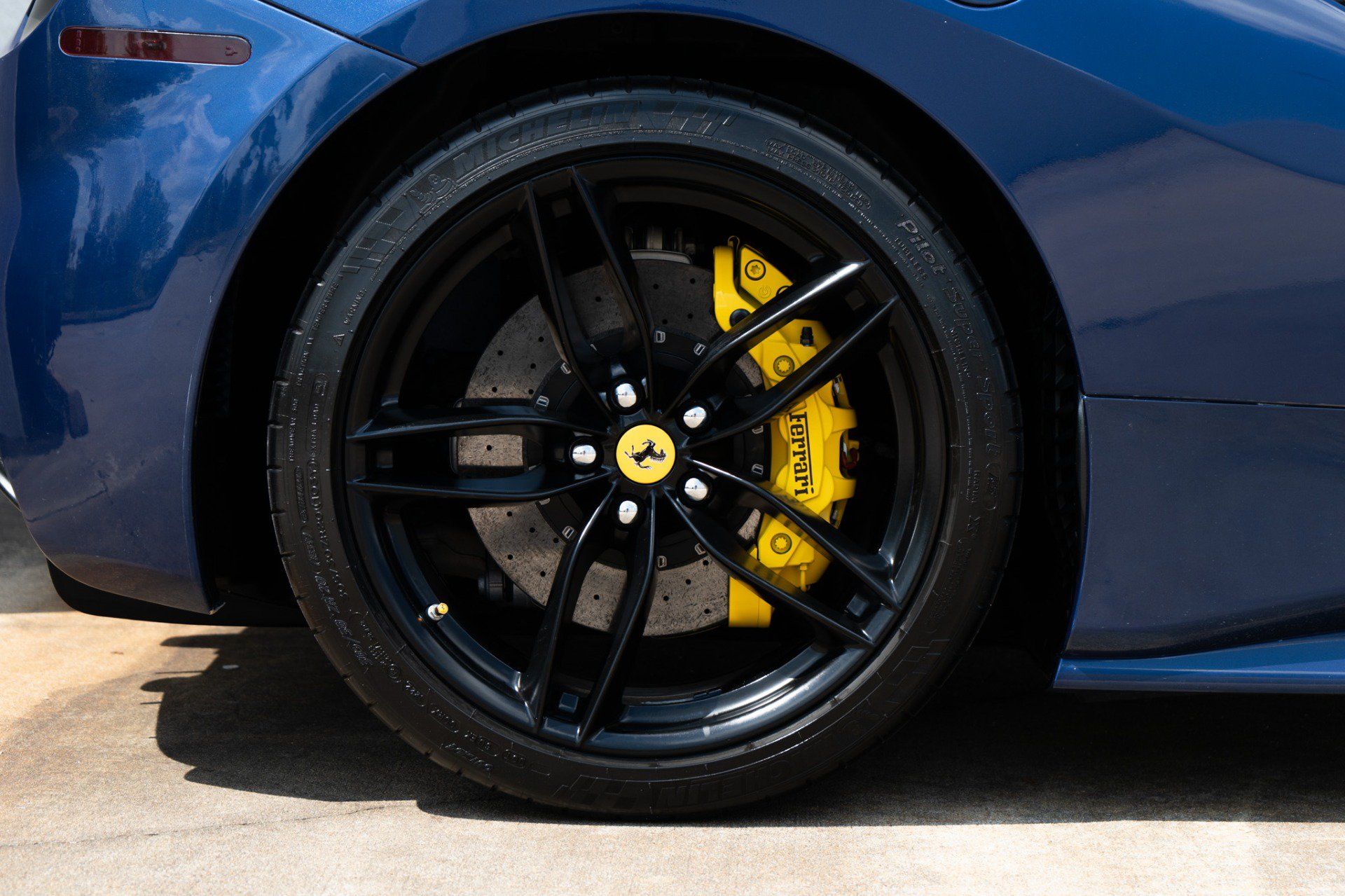 Used 2018 Ferrari 488 GTB RWD image 33