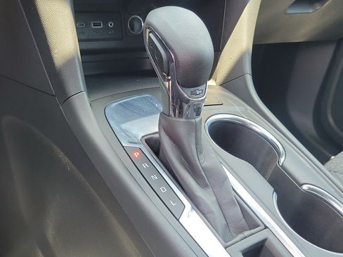 Used 2022 Chevrolet Equinox LT FWD image 27