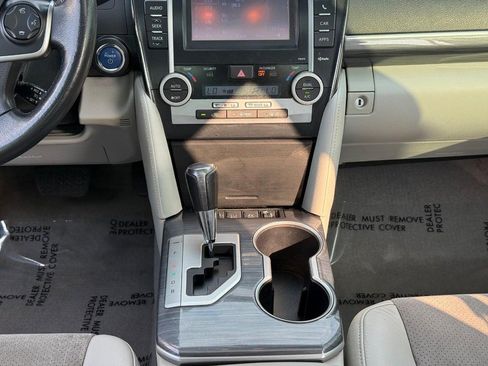 Used 2014 Toyota Camry XLE w/ Leather Package FWD image 16