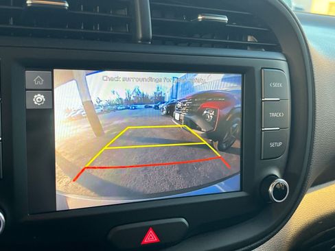 Used 2025 Kia Soul LX w/ LX Technology Package image 22