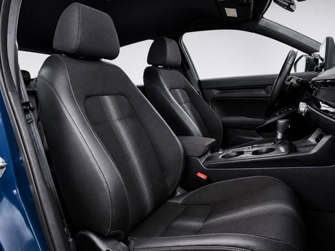 Used 2025 Honda Civic Sport image 14