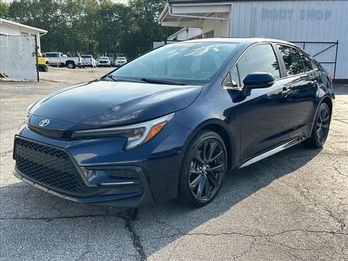 Used 2023 Toyota Corolla SE FWD image 5