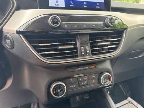 Used 2022 Ford Escape SE AWD/4WD image 17