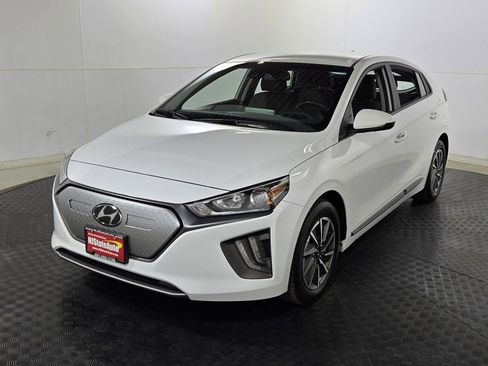 Used 2021 Hyundai Ioniq SE image 3