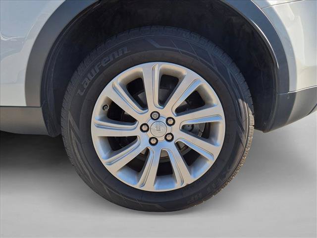 Used 2017 Land Rover Discovery Sport SE AWD/4WD image 16