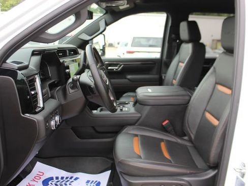 Used 2025 GMC Sierra 2500 AT4 AWD/4WD image 14