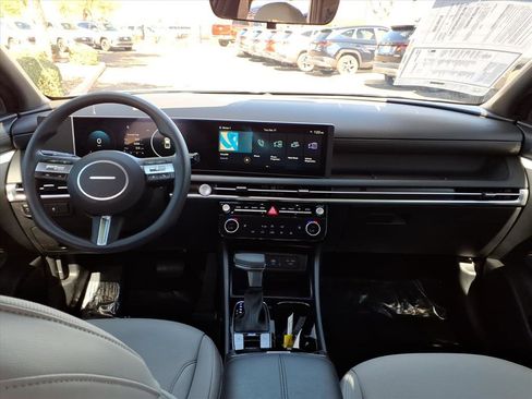 Certified 2025 Hyundai Santa Cruz SEL image 16