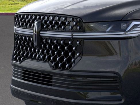 New 2025 Lincoln Navigator L Black Label image 17
