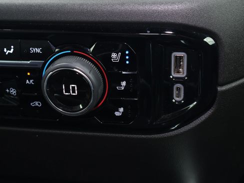 Used 2025 Chevrolet Silverado 3500 LTZ w/ LTZ Texas Edition image 30