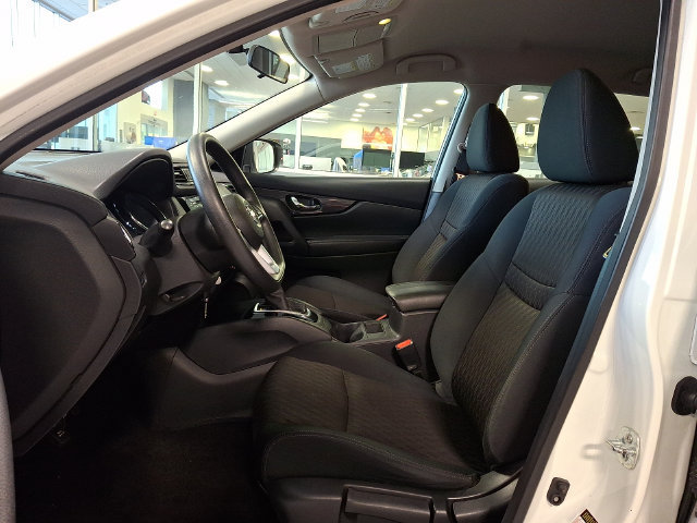 Used 2017 Nissan Rogue S AWD/4WD image 15
