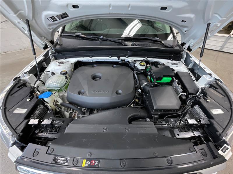 Used 2021 Volvo XC40 T4 Momentum FWD image 30