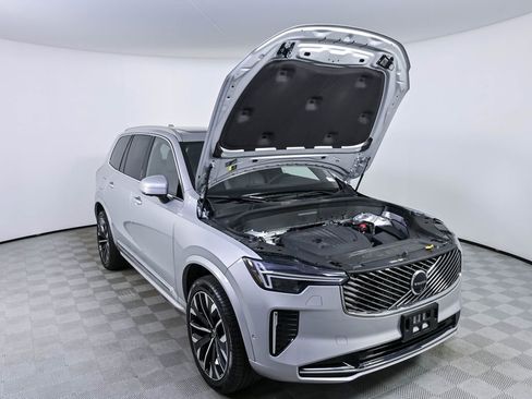 Certified 2025 Volvo XC90 B5 Plus AWD/4WD image 37