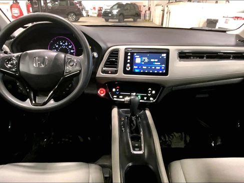 Used 2019 Honda HR-V EX image 16