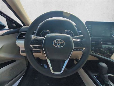 Used 2021 Toyota Camry LE image 27