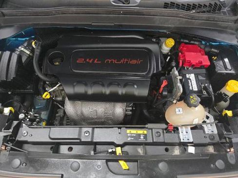 Used 2019 Jeep Renegade Latitude image 8