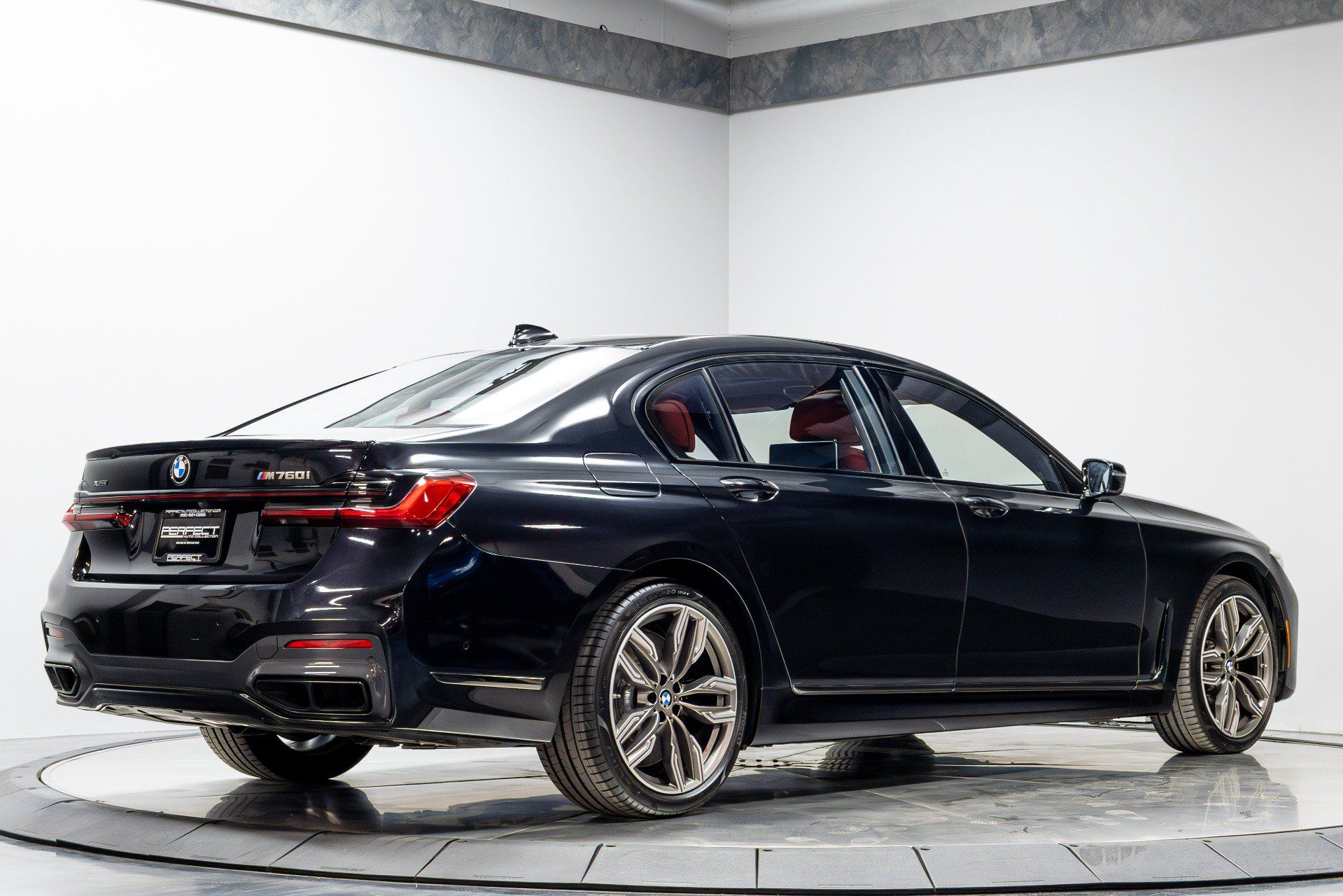 Used 2022 BMW M760i xDrive AWD/4WD image 15
