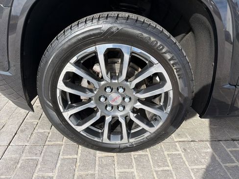 Used 2020 GMC Acadia Denali image 26