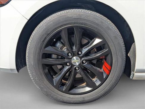 Used 2018 Chevrolet Malibu LT w/ Leather Package image 18