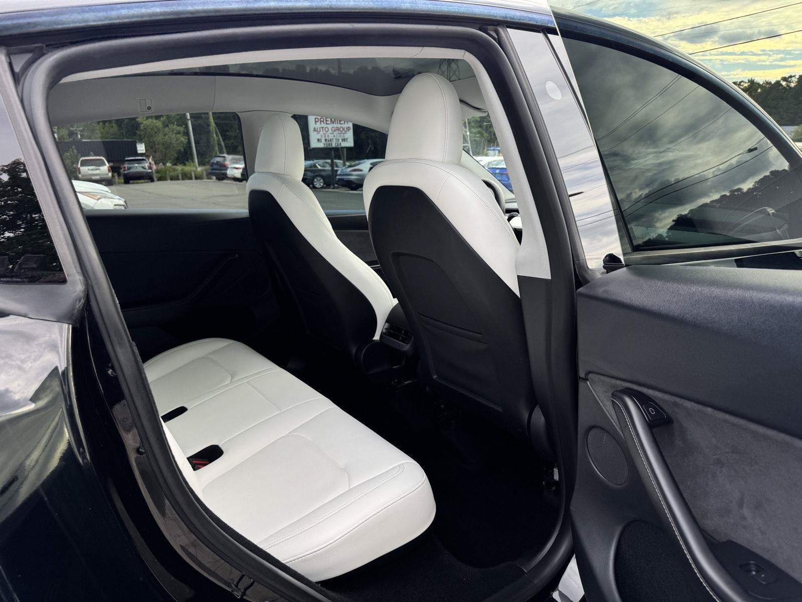 Used 2023 Tesla Model Y Long Range AWD/4WD image 11