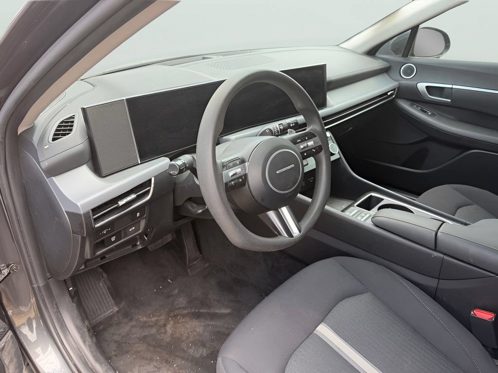 Used 2025 Hyundai Sonata SEL FWD image 20