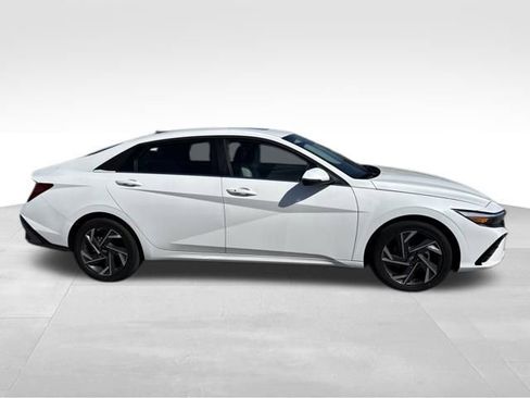 New 2026 Hyundai Elantra Limited FWD image 6