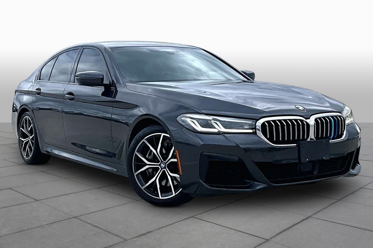 Used 2022 BMW 540i w/ M Sport Package RWD image 2