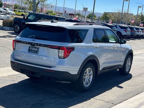 New 2026 Ford Explorer Active RWD image 7
