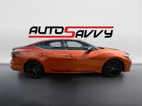 Used 2022 Nissan Maxima SR w/ Sport Mat Group FWD image 8