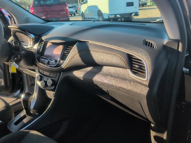 Used 2020 Chevrolet Trax LS w/ Tint and Cruise Package FWD image 39