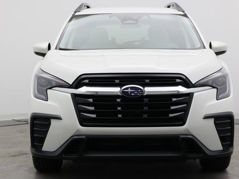 Used 2025 Subaru Ascent Premium AWD/4WD image 2