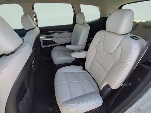 Used 2020 Kia Telluride EX w/ EX Premium Package image 13