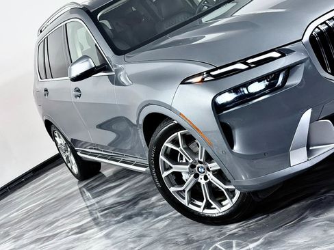 Used 2025 BMW X7 xDrive40i image 4