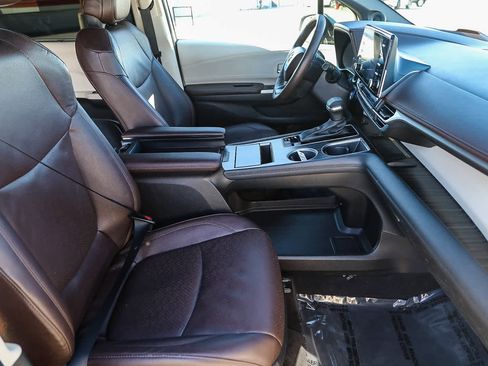 Certified 2023 Toyota Sienna Platinum image 16