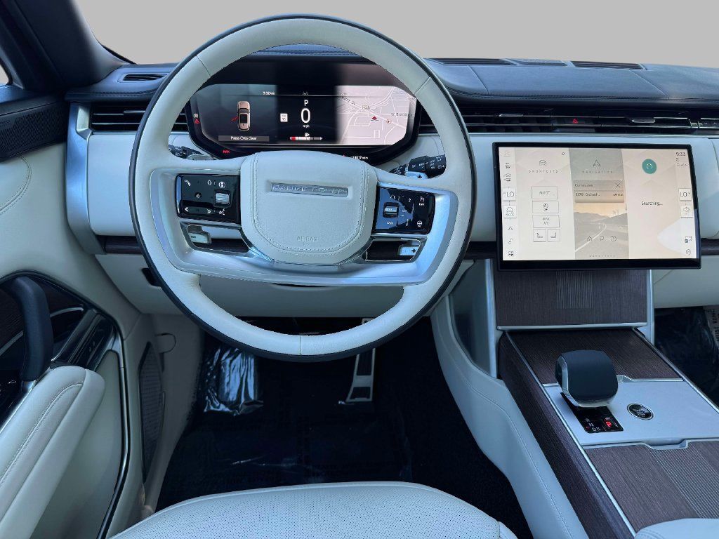 Used 2024 Land Rover Range Rover Long Wheelbase Autobiography AWD/4WD image 4