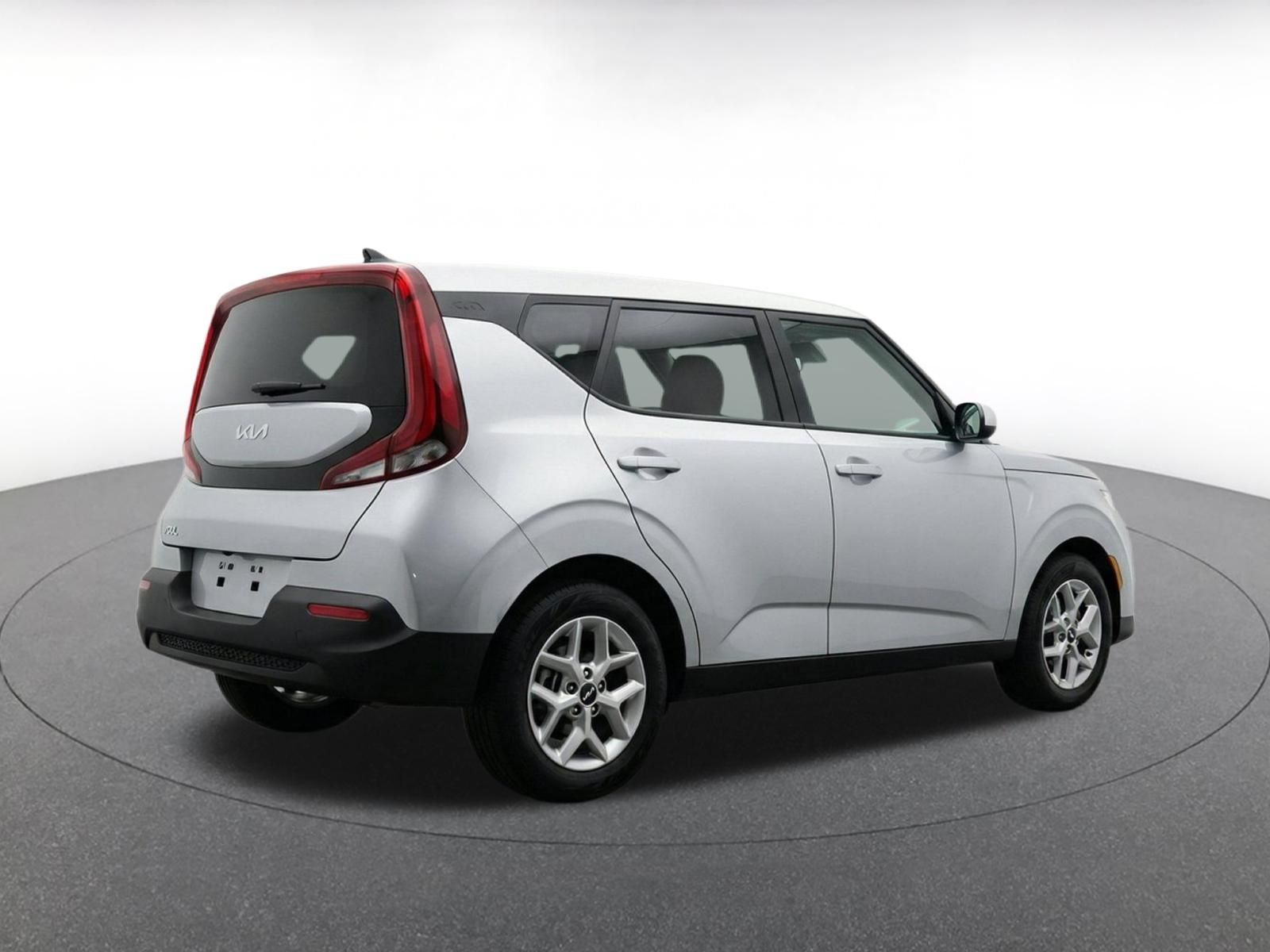 Used 2025 Kia Soul LX w/ LX Technology Package FWD image 10