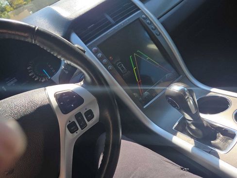 Used 2013 Ford Edge SEL FWD image 22