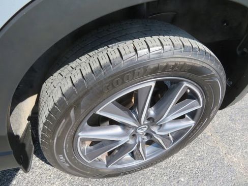 Used 2018 MAZDA CX-5 Touring image 11