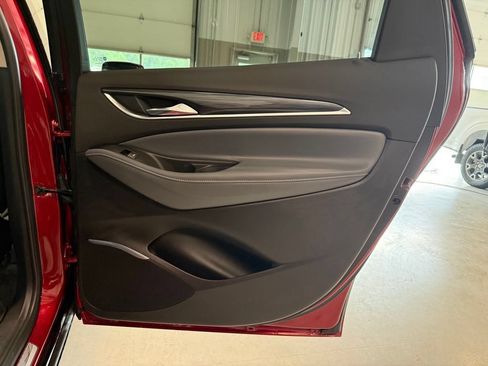 Used 2019 Buick Enclave Essence AWD/4WD image 36