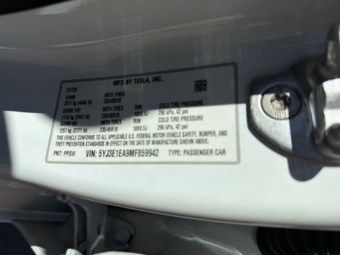 Used 2021 Tesla Model 3 Standard Range Plus image 34