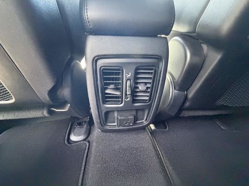 Used 2021 Jeep Grand Cherokee Laredo X AWD/4WD image 21