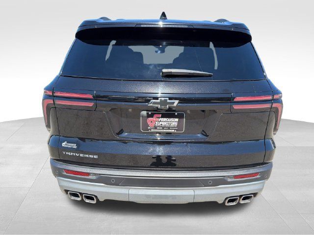 Used 2025 Chevrolet Traverse LT FWD image 6
