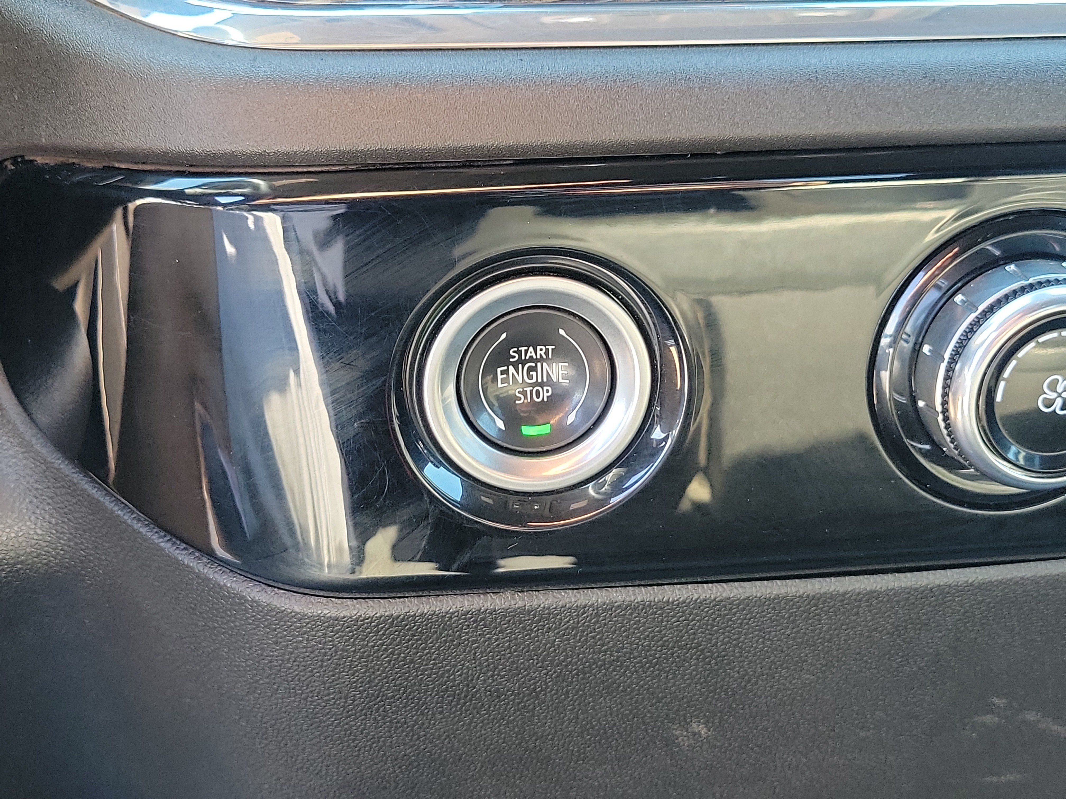 Used 2023 GMC Sierra 1500 SLE w/ Enhanced Capability Package AWD/4WD image 29
