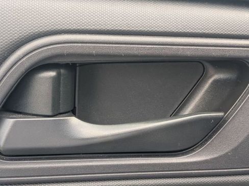 Used 2024 Nissan Rogue S FWD image 12