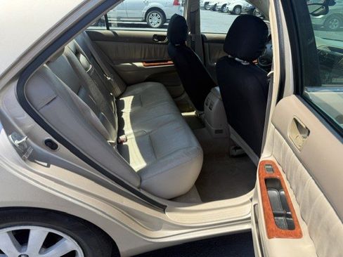 Used 2002 Toyota Camry LE FWD image 11