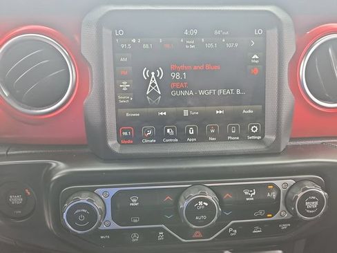 Used 2022 Jeep Gladiator Rubicon w/ LED Lighting Group AWD/4WD image 16