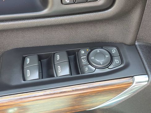 Used 2022 Chevrolet Silverado 2500 High Country w/ Technology Package AWD/4WD image 27