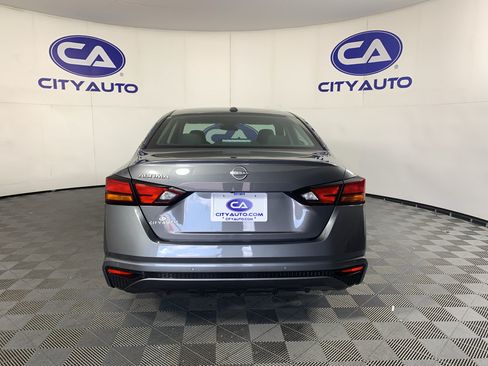 Used 2025 Nissan Altima 2.5 SV FWD image 4