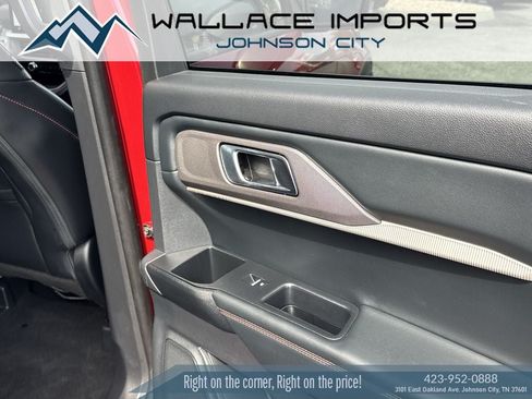 Used 2025 Ford Explorer ST-Line w/ ST-Line Street Pack AWD/4WD image 40