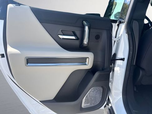 Used 2026 GMC Hummer EV SUV AWD/4WD image 30