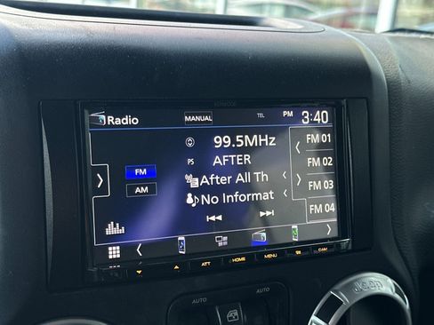 Used 2015 Jeep Wrangler Unlimited Sahara w/ Connectivity Group image 16